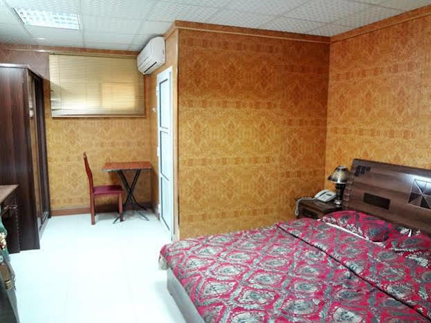 Dana Hotel Doha Bagian luar foto