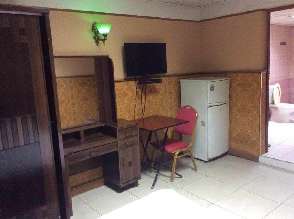 Dana Hotel Doha Bagian luar foto